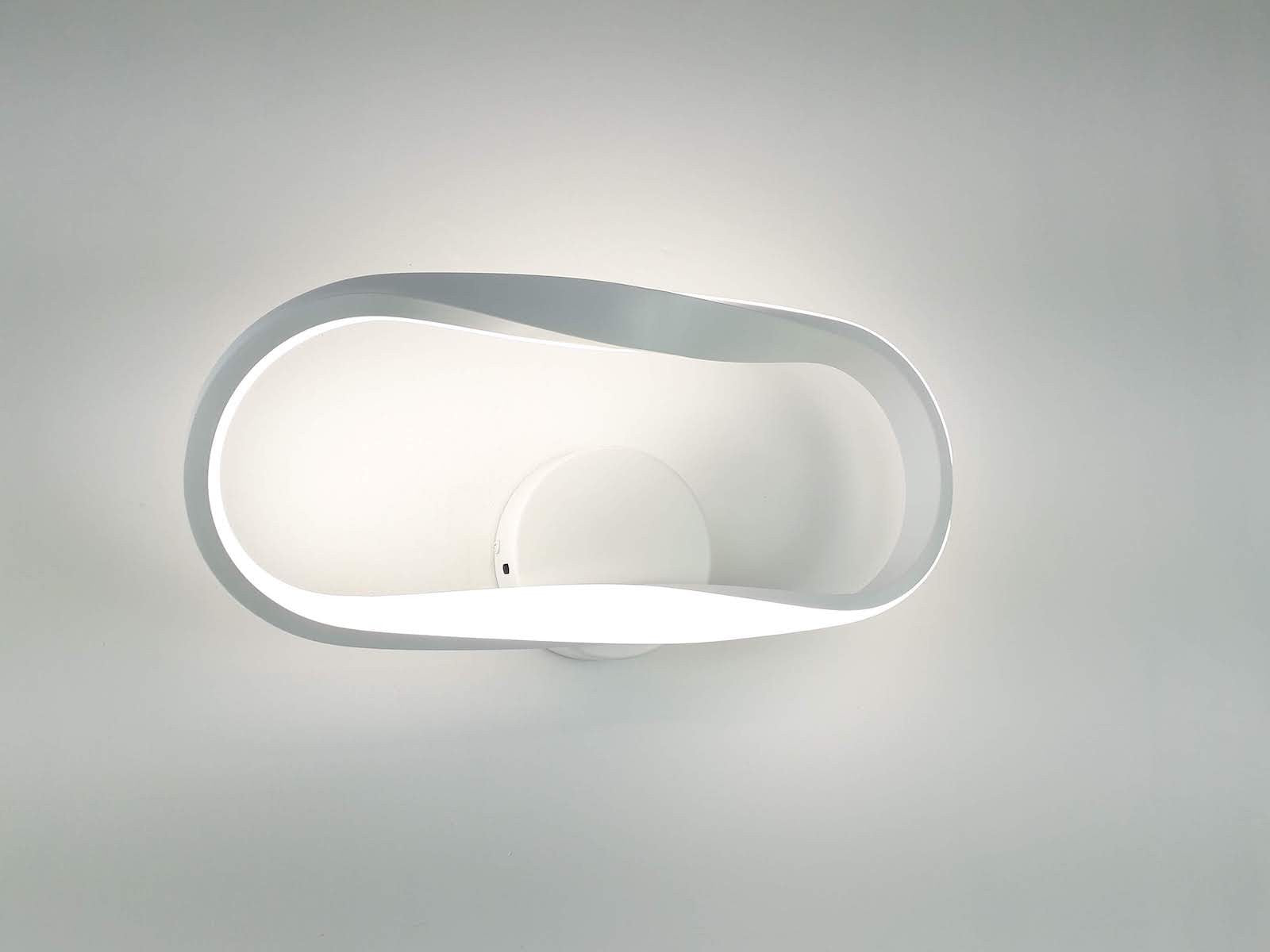 2203-A Lampada da parete applique design moderno led bianco DIAMANTLUX