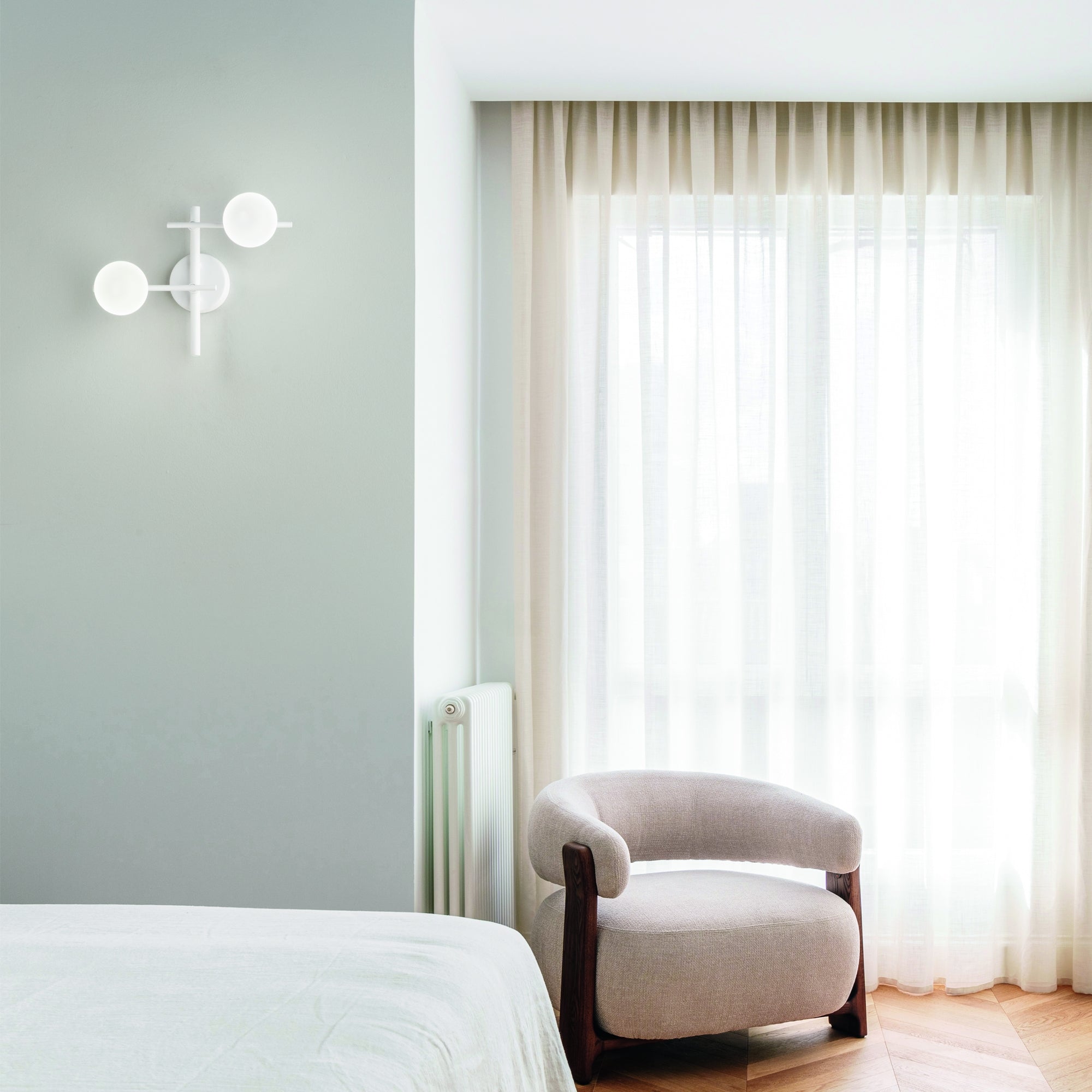 Applique Sfere in Vetro a Bracci Orientabili Atlas AP2