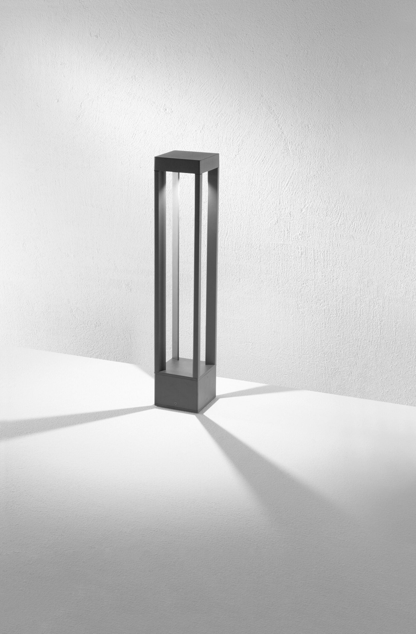 Paletto Varjo4 5028 grande antracite Isyluce