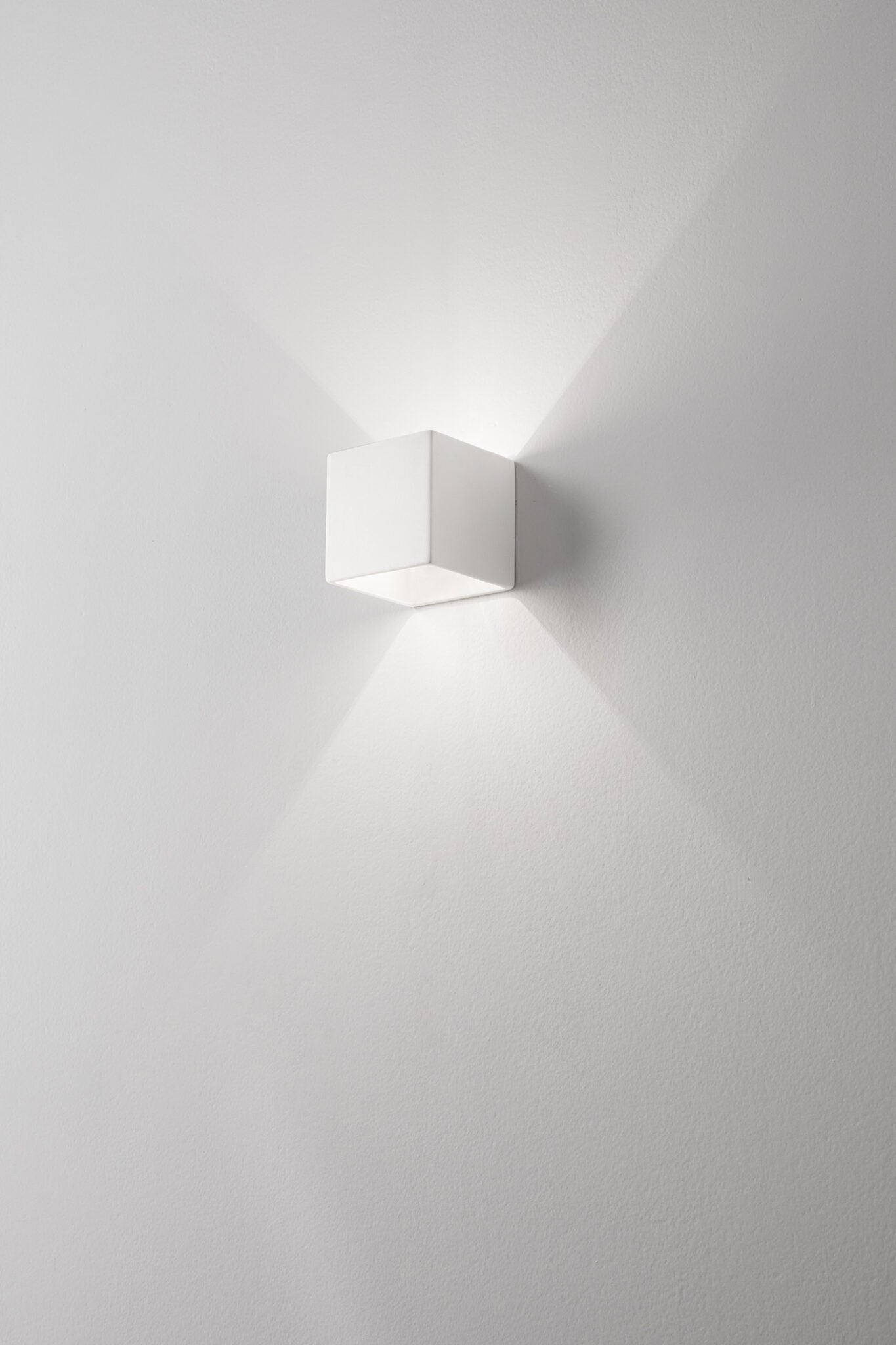 Applique da Parete Cubica Bianco Tinteggiabile Ceramica Isyluce KYVOS 621