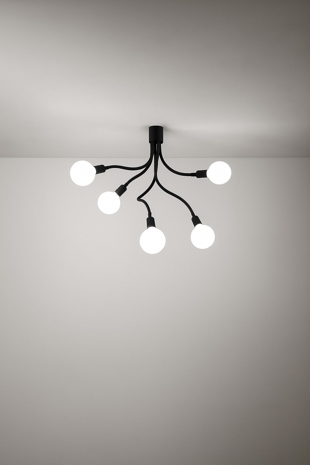Plafoniera Perenz Bulbo 6680 nera 5 luci con braccetti orientabili
