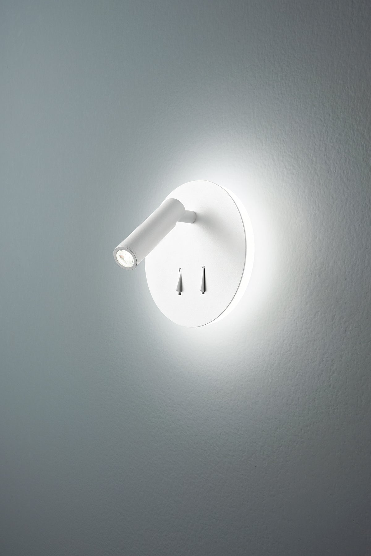 Applique LED Perenz Plug 6702 bianca orientabile con interruttore