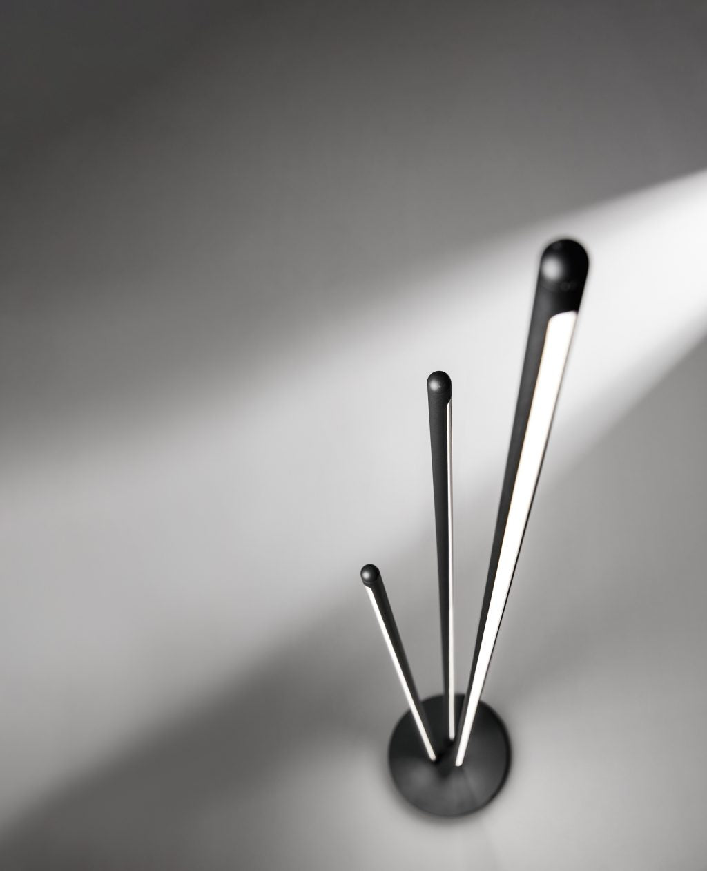 Piantana LED da Soggiorno Orientabile e Dimmerabile – Perenz Twins 8057