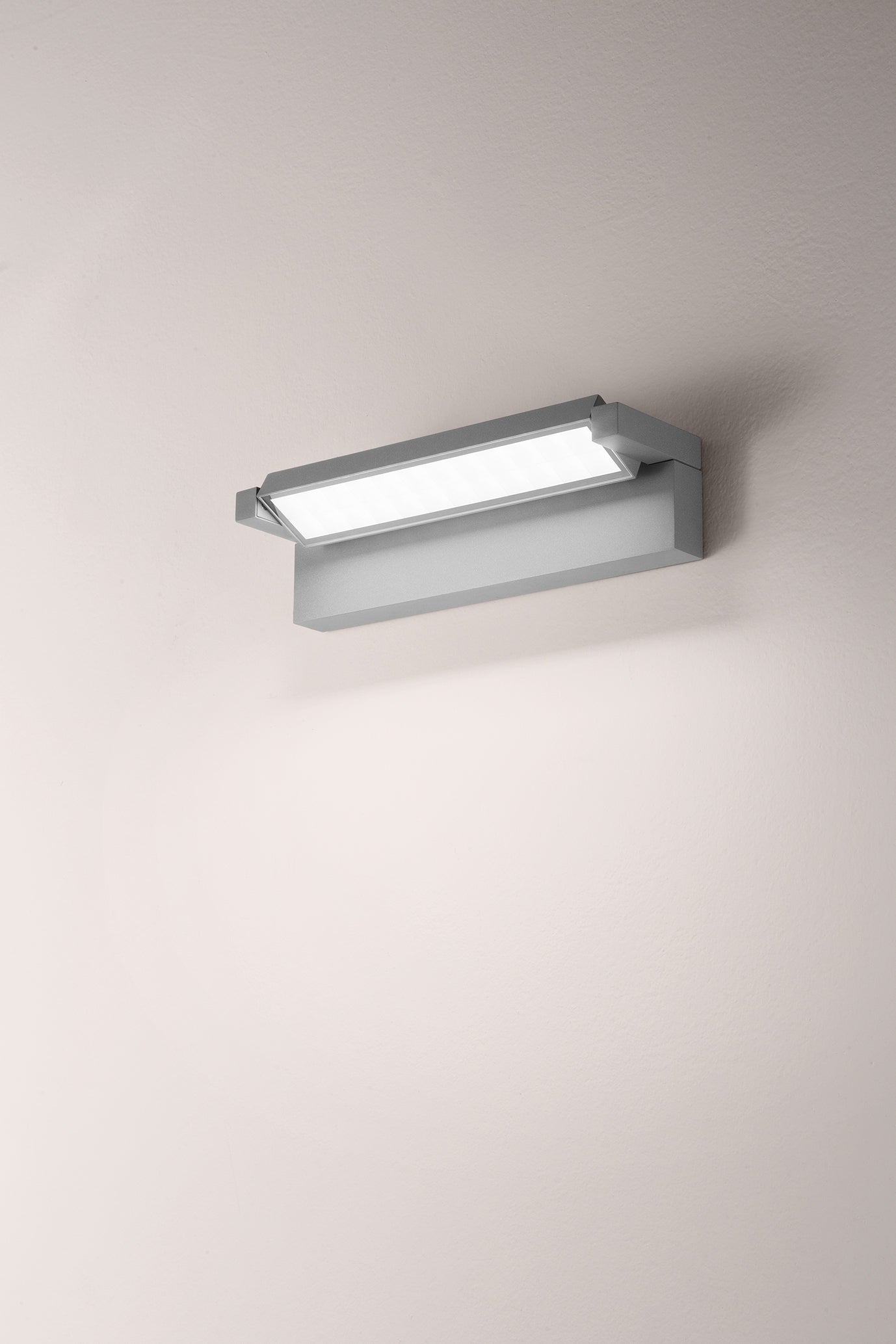 Applique Display 8352 Grigio Cemento - Perenz