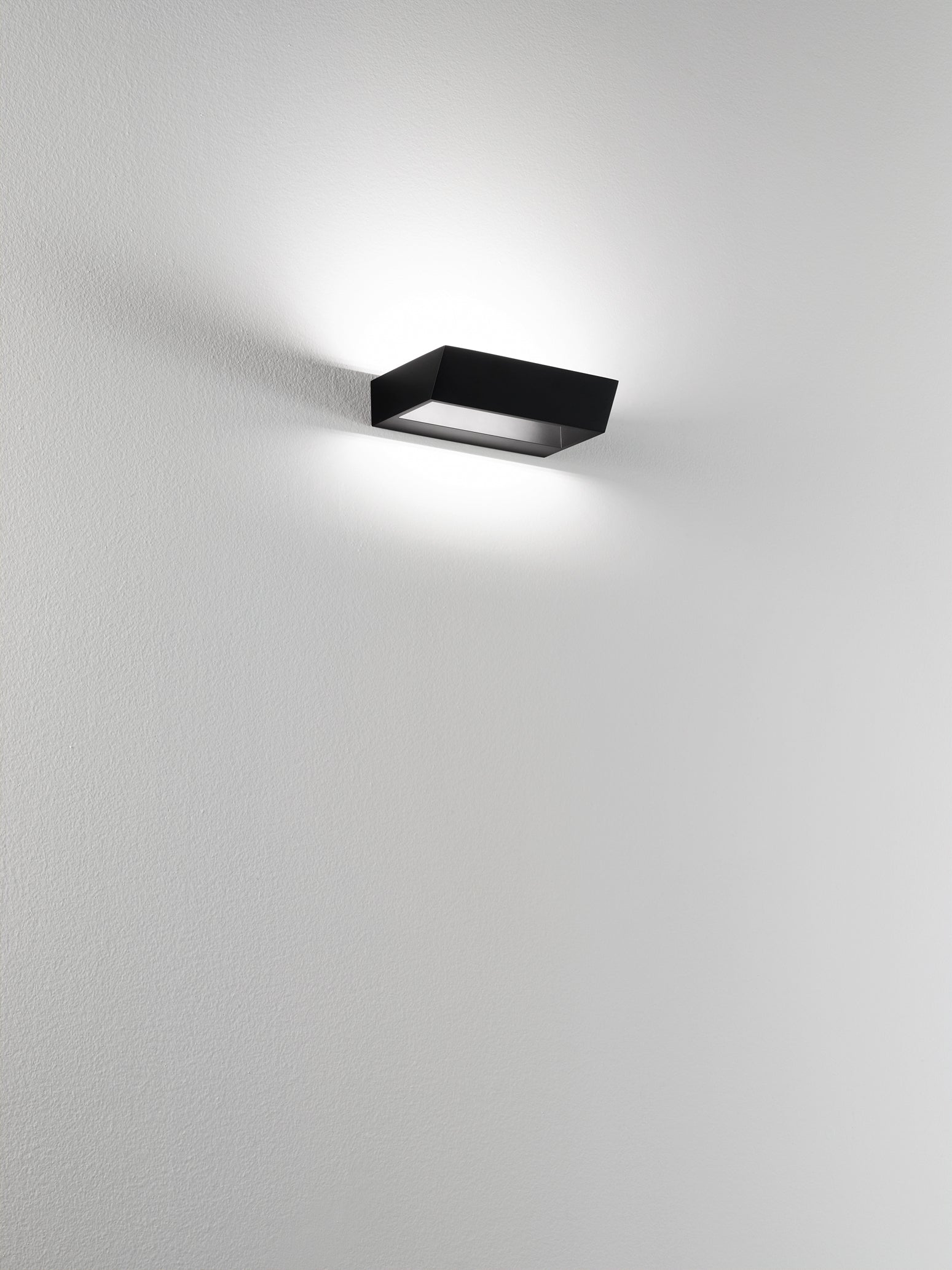 Applique da Parete Isyluce Edge Piccola Nero 955B/955BN LED 18W
