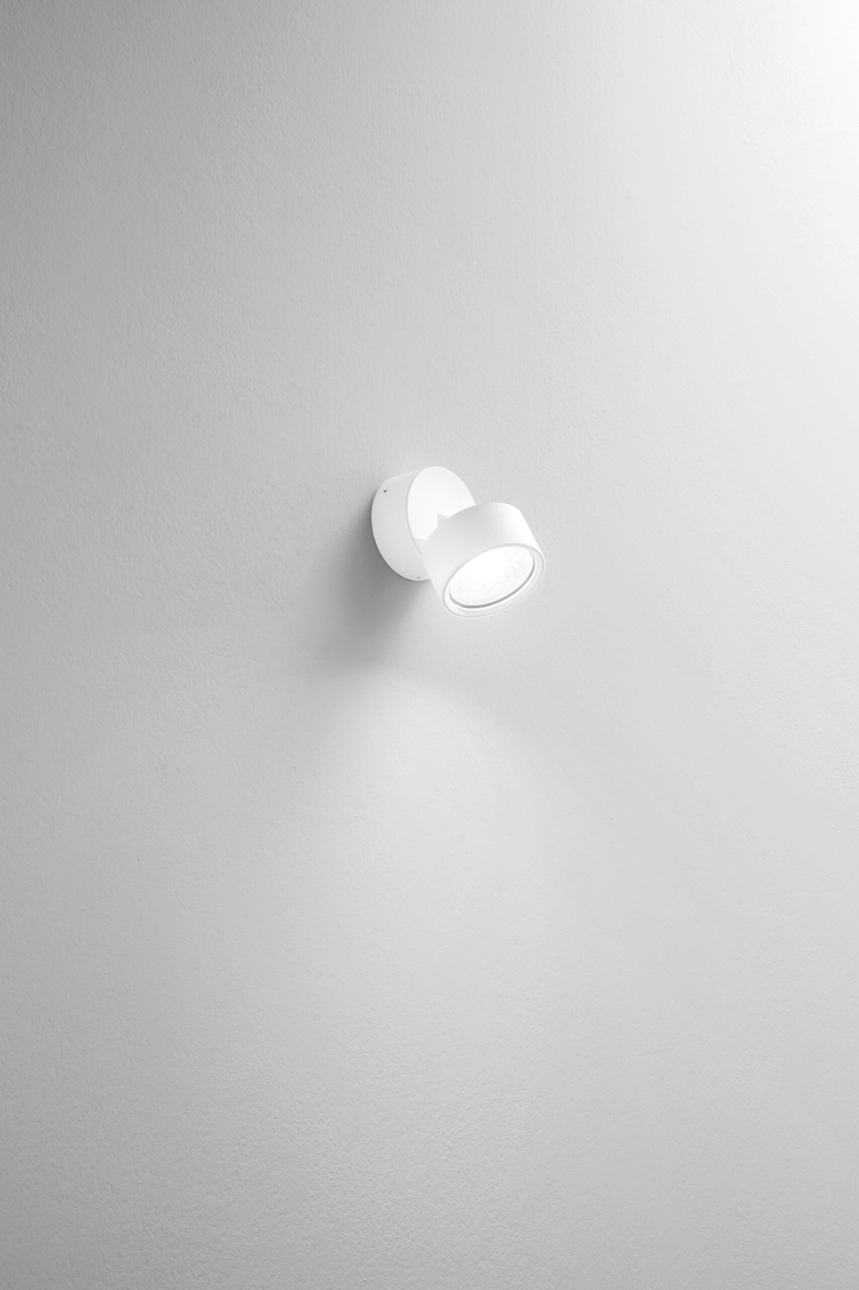 Applique Spot Orientabile Isyluce Focus 80 965/965B LED 12W 3000K