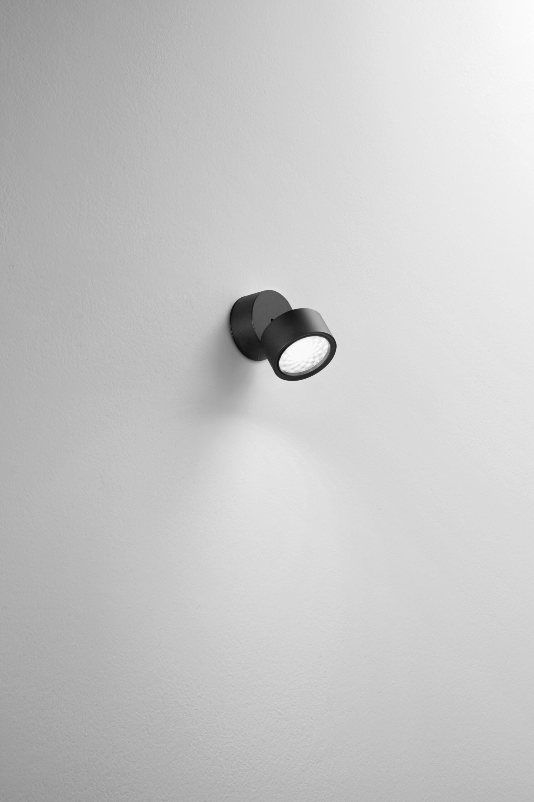 Applique Spot Orientabile Isyluce Focus 80 965/965B LED 12W 3000K