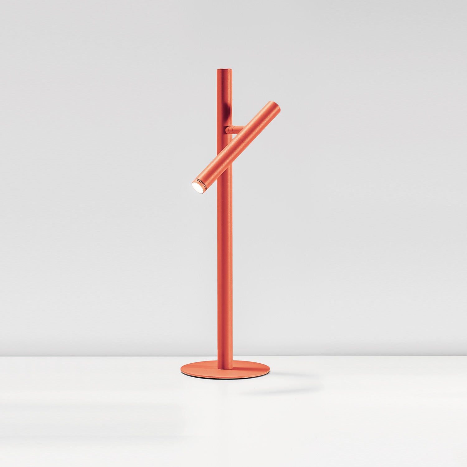 Lampada da Tavolo LED Spot Orientabile 350° Dimmerabile Arancio Bruciato – Gea Luce GLSA40