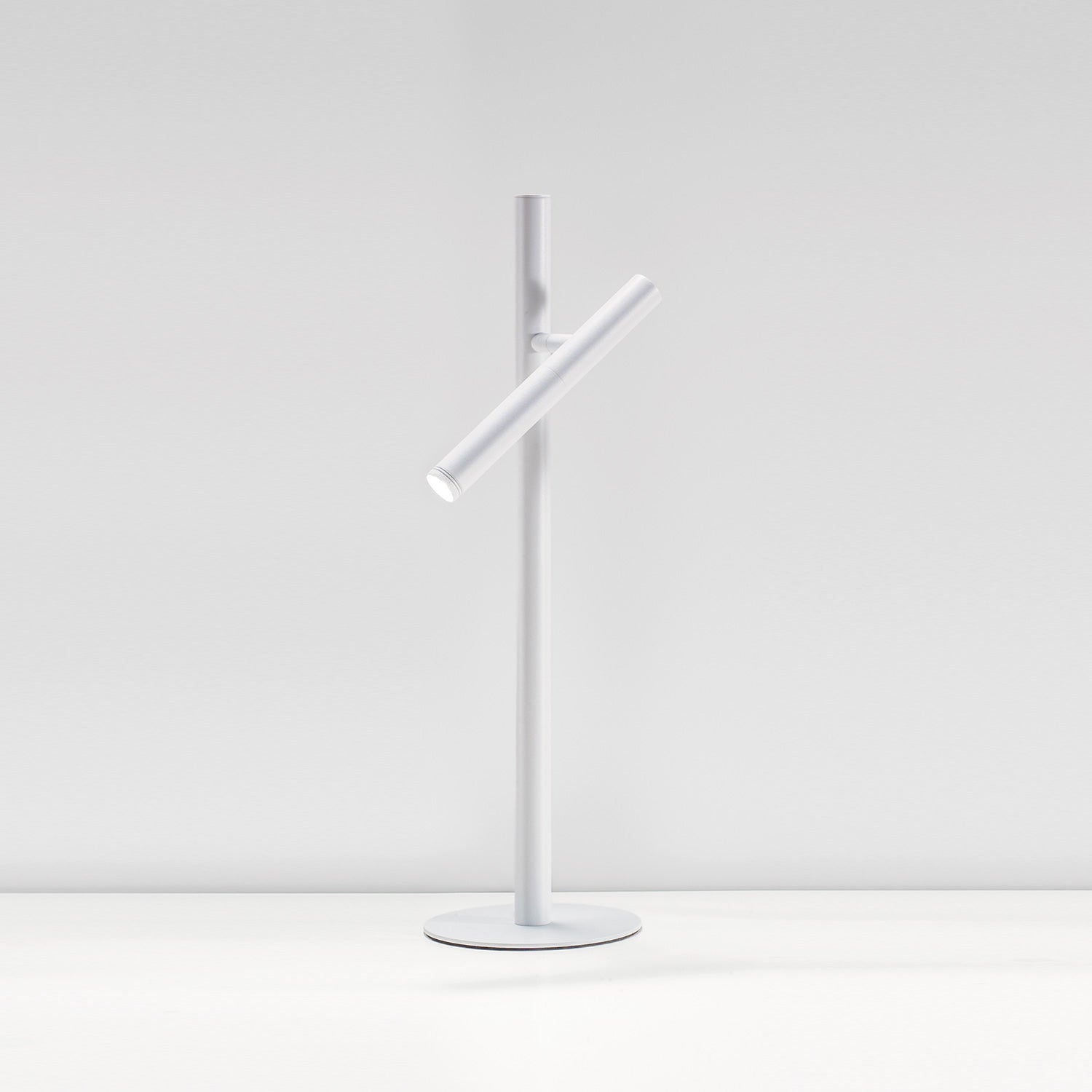 Lampada da Tavolo LED Spot Orientabile 350° Dimmerabile Bianco Opaco – Gea Luce GLSB40