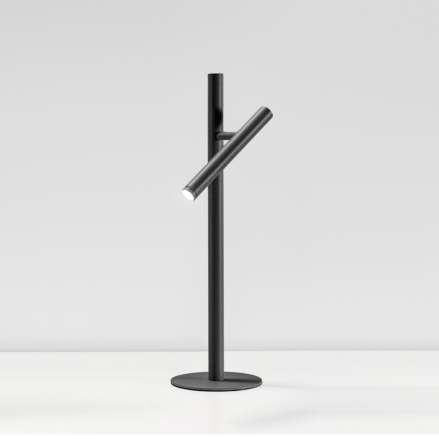 Lampada da Tavolo LED Spot Orientabile 350° Dimmerabile Nero Opaco – Gea Luce GLSN40