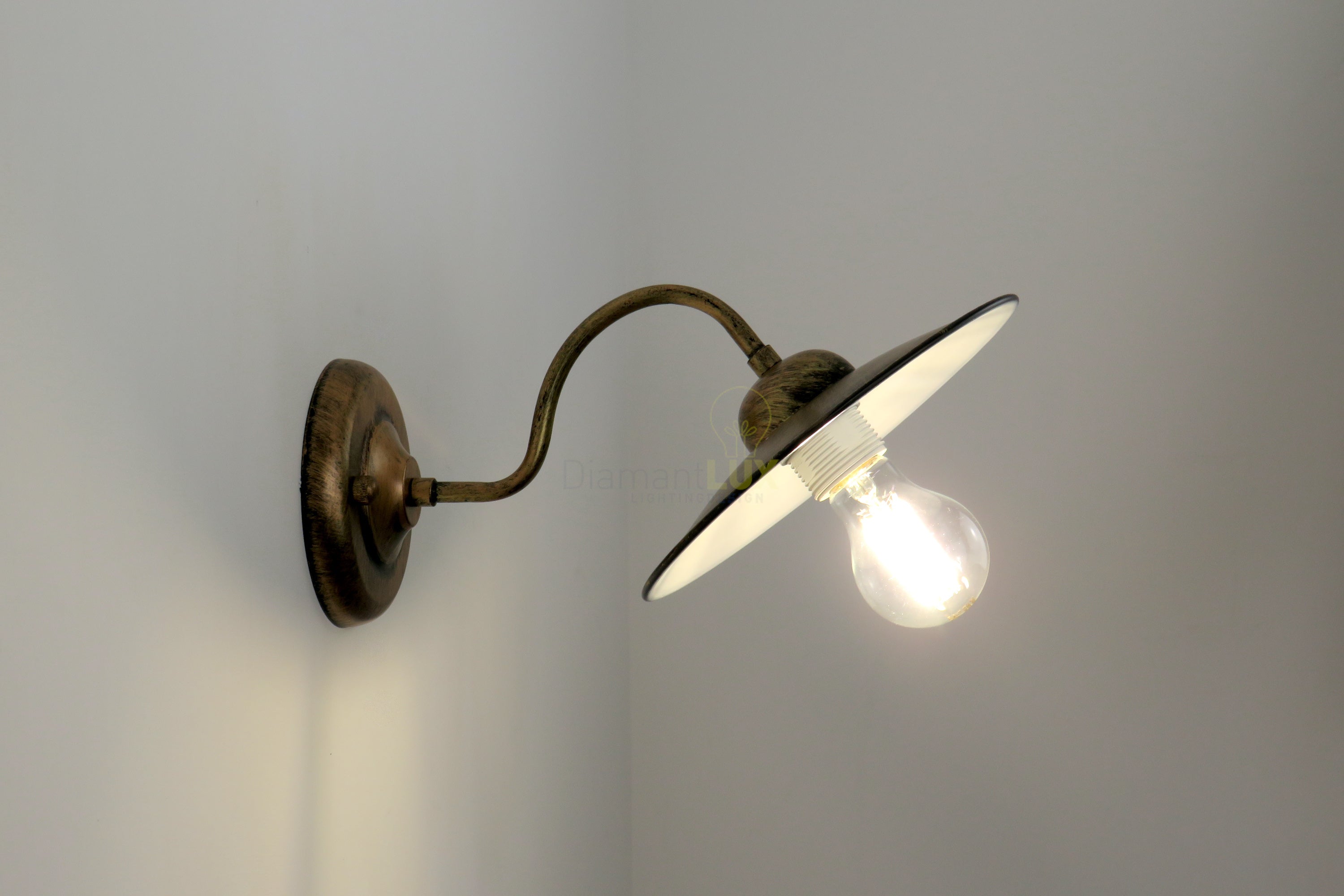 Applique Rustiche per Interni Metallo Piatto E27 Diamantlux KAA-A