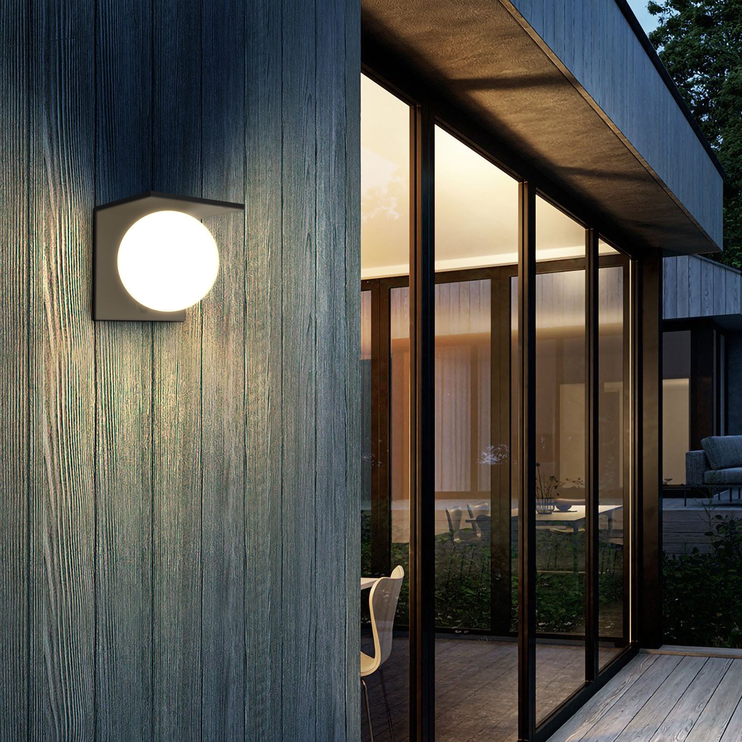 Applique solare da esterno nero installata - Bot Lighting MOON