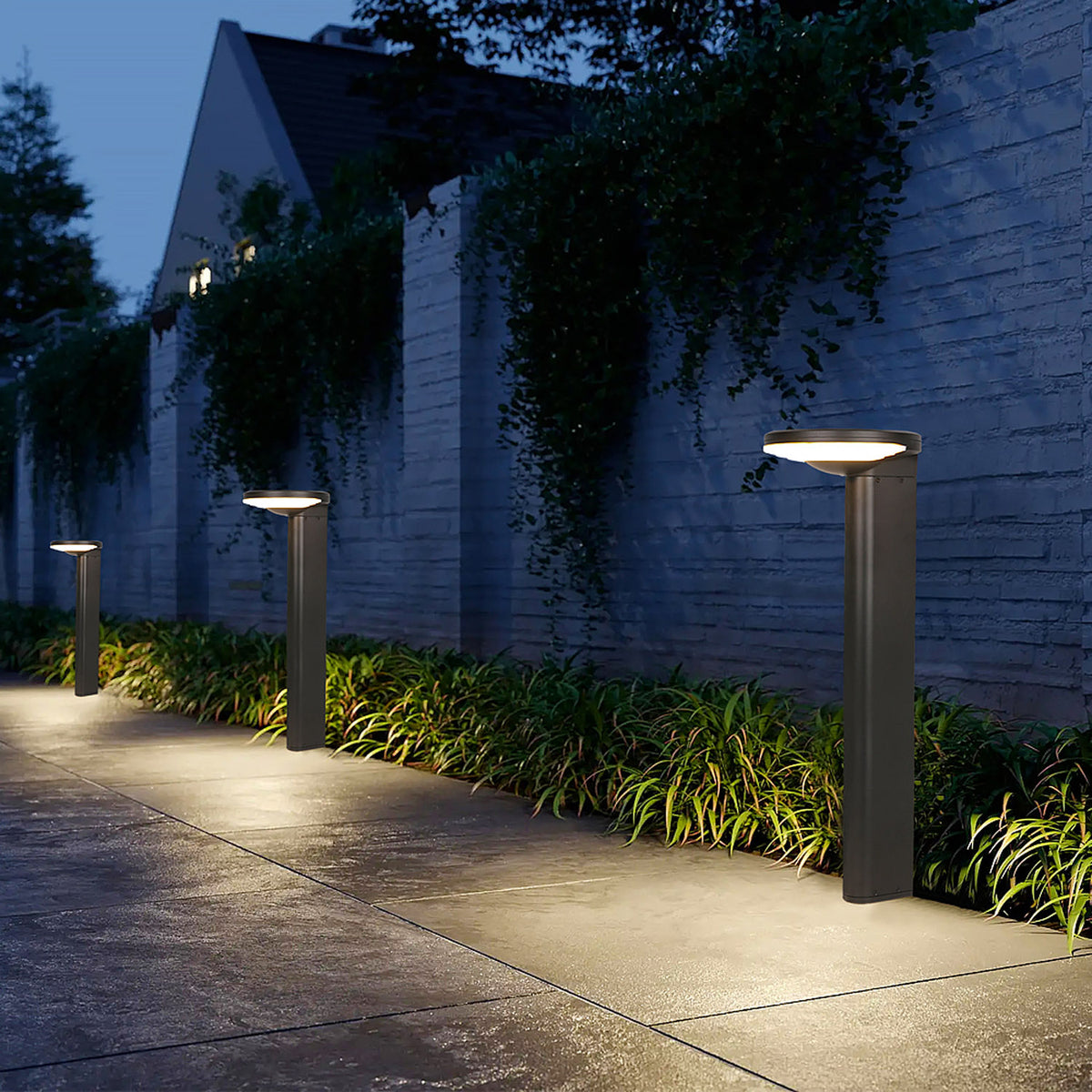 Palo solare da giardino acceso di notte - Bot Lighting YUMA350P
