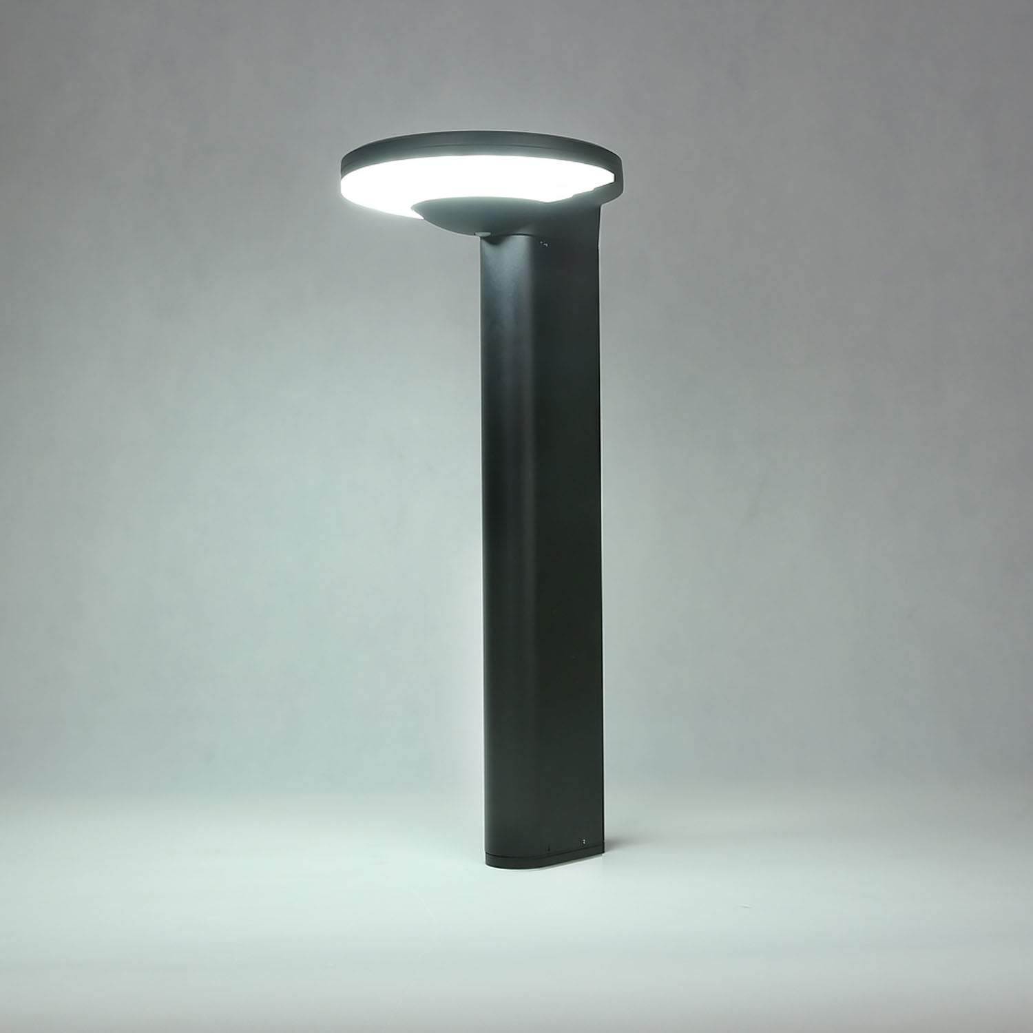 Palo solare da giardino vista laterale - Bot Lighting YUMA350P