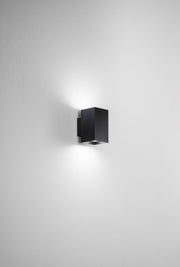 Applique da parete biemissione rettangolare in alluminio nero Isyluce 789 SIMPLIE NG