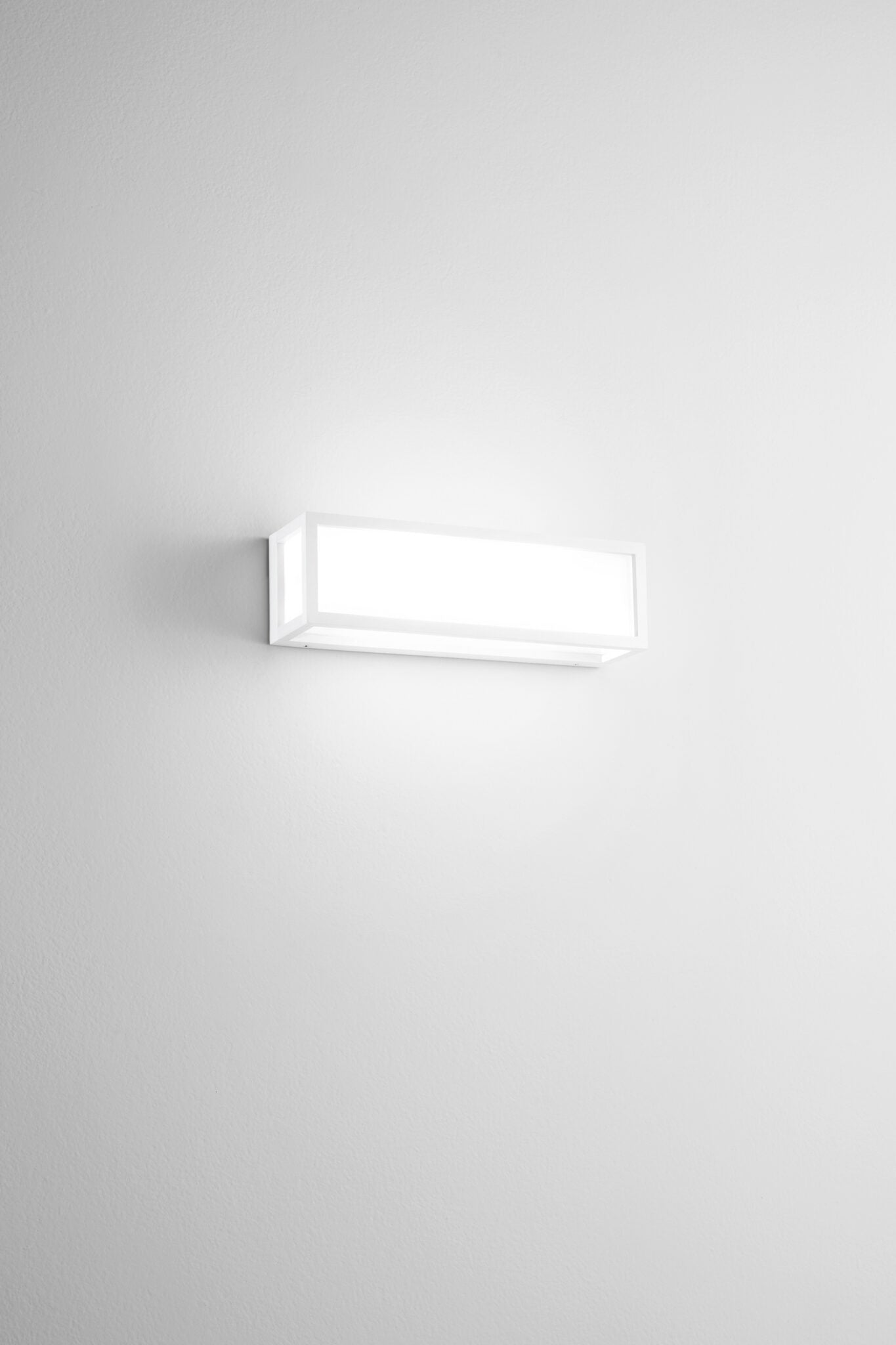 Applique da parete rettangolare per esterno Isyluce Déco Grande con doppio attacco E27 per lampadine LED, luce diffusa IP54.