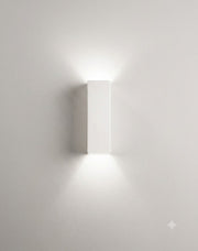 Applique da parete squadrata in ceramica bianco tinteggiabile Isyluce 623 Prisma Verticale