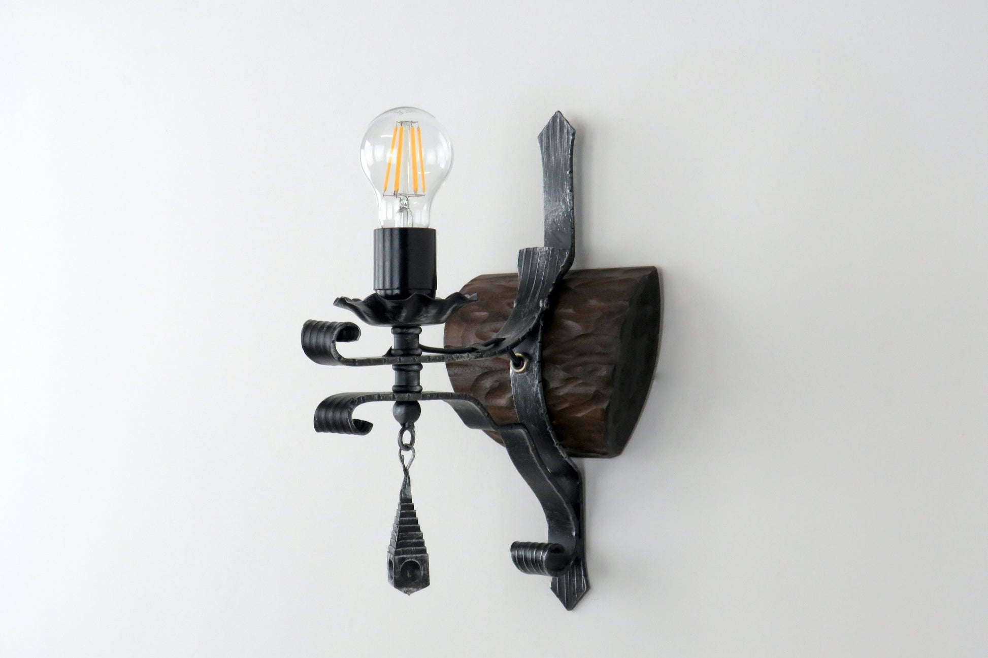 Applique rustiche in ferro battuto e legno 606-A1 Diamantlux
