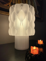 Lampada da Tavolo Conca LG Traslucida con Attacco E27 | Design Moderno 3D