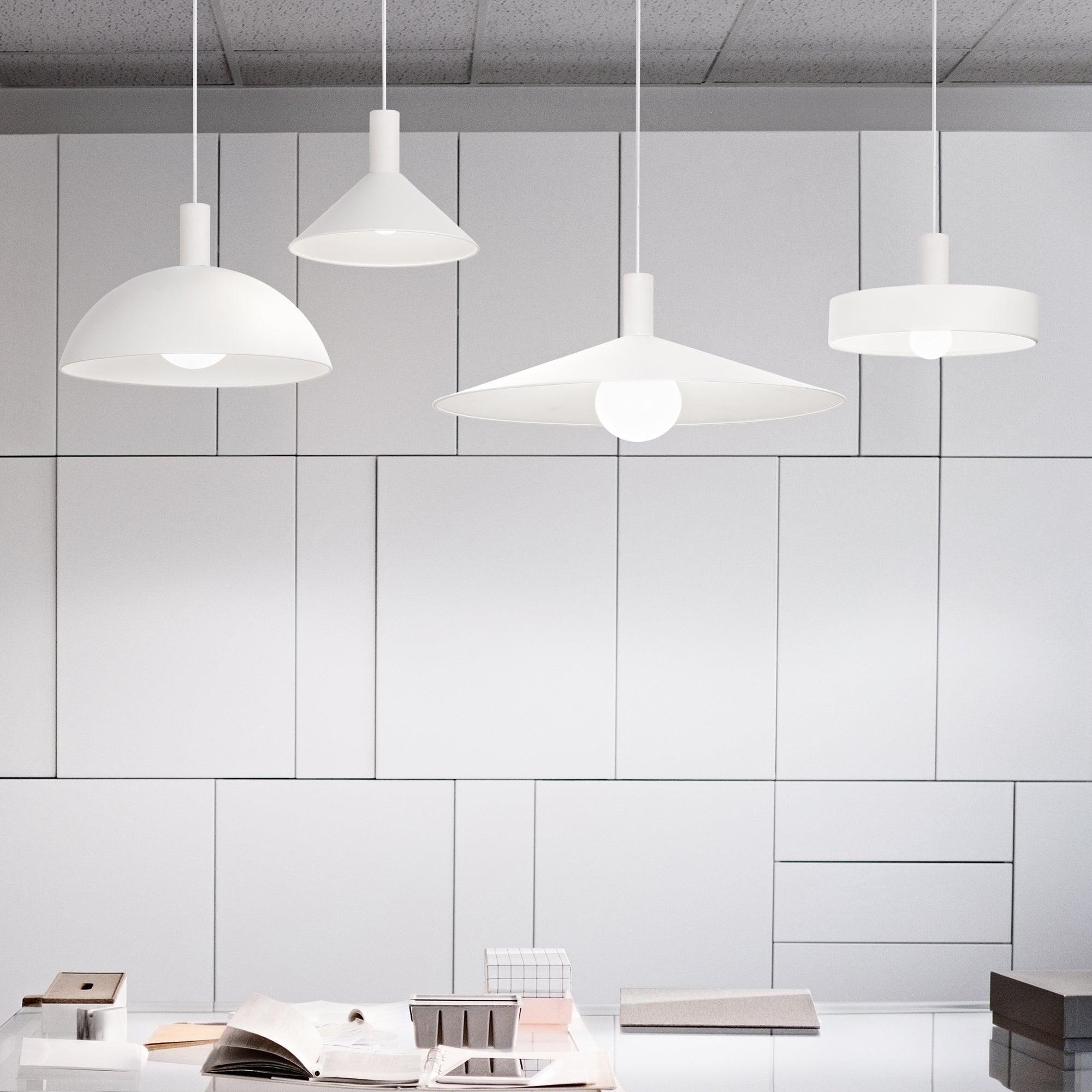 Configurazione completa lampada a sospensione modulare sistema Mix Up Diamantlux ambientata in salotto moderno