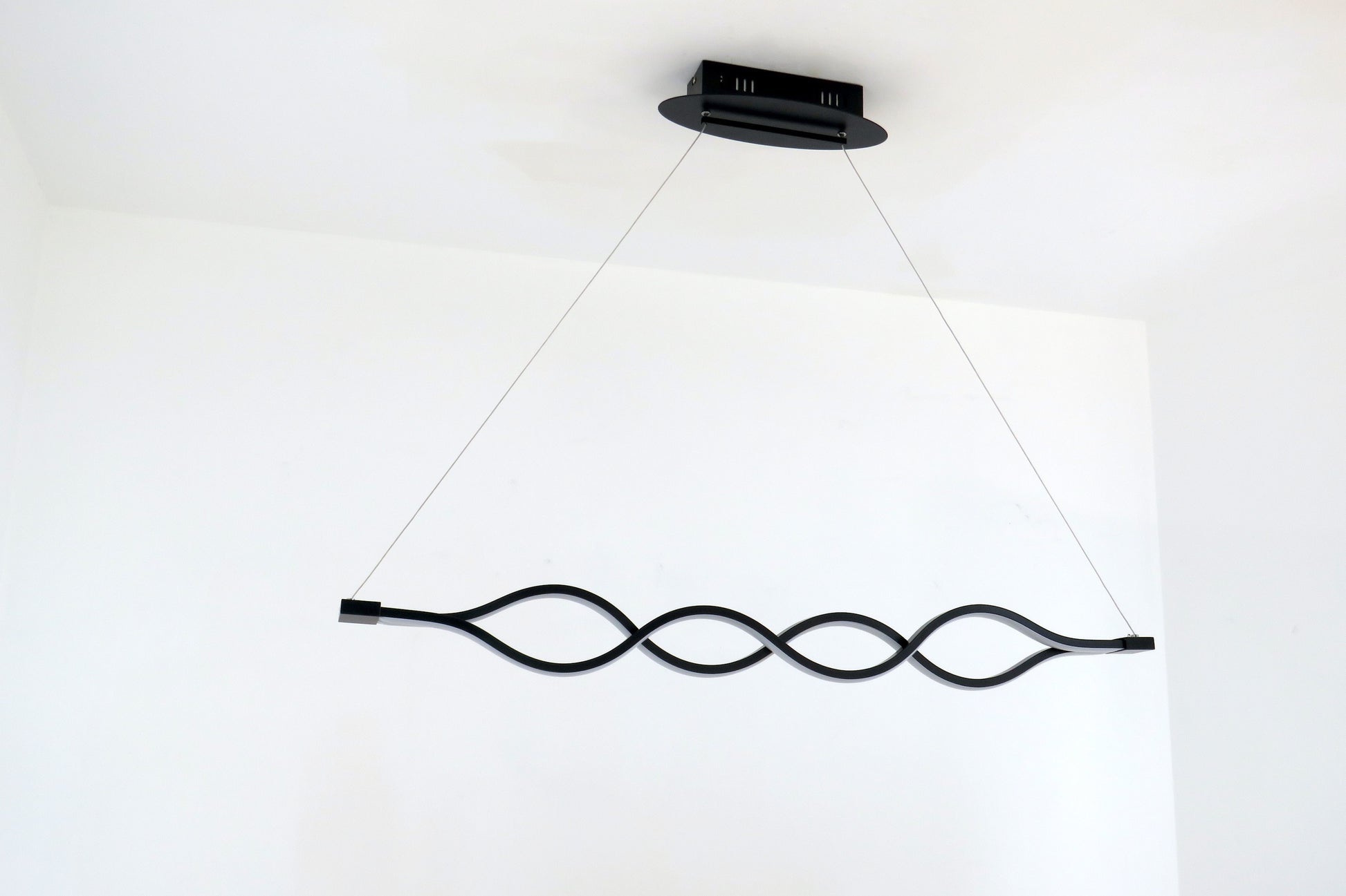 Lampadario moderno nero con luce LED 3000K o 4000K per soggiorno o tavolo