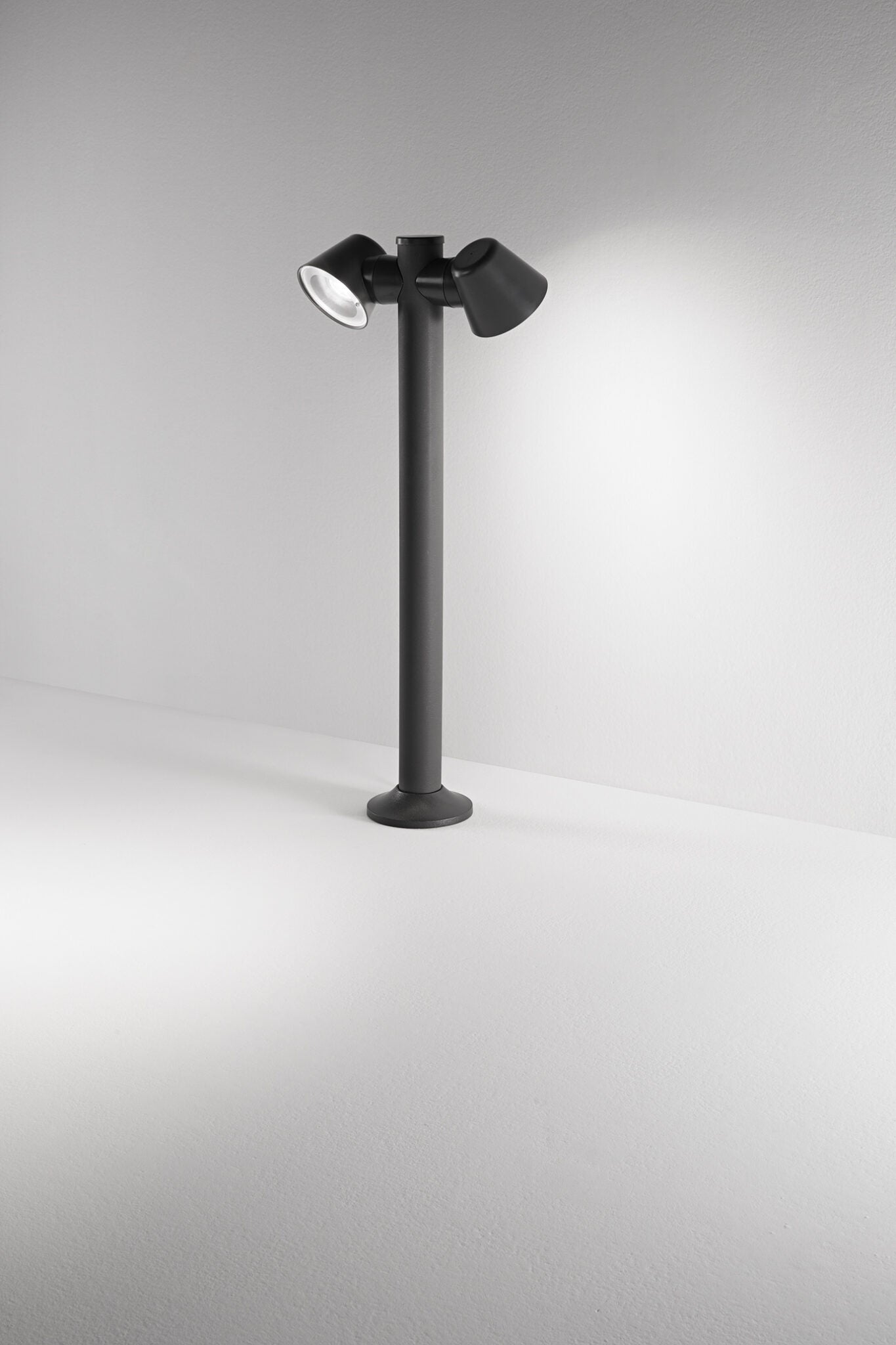 Lampioncino da Giardino Orientabile a 2 Luci Anti-Salsedine – Isyluce 331