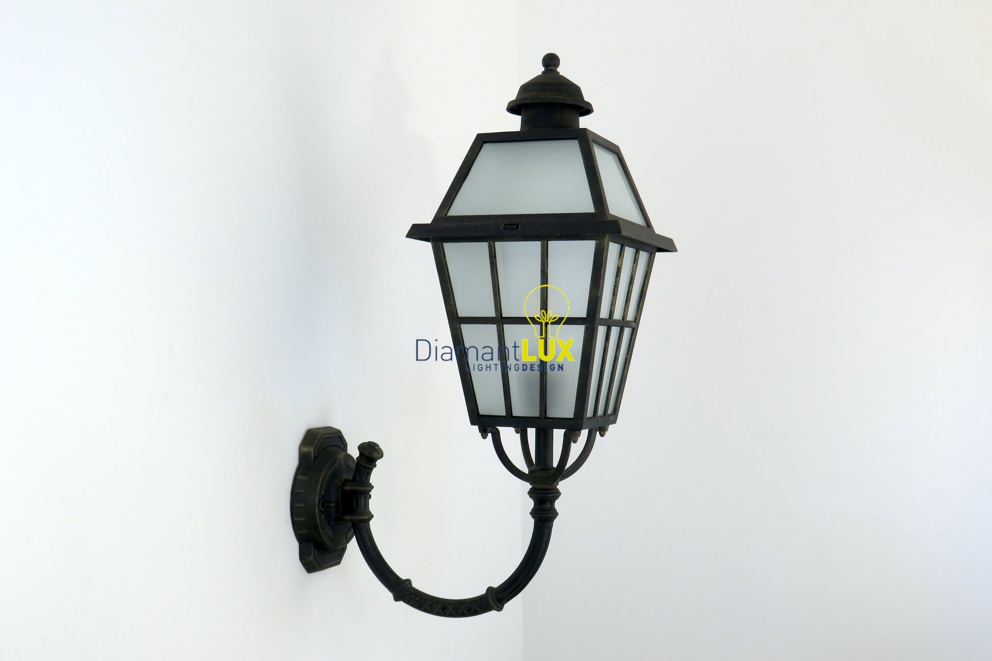 lanterna da parete per esterno grande SURYA 52110 A4