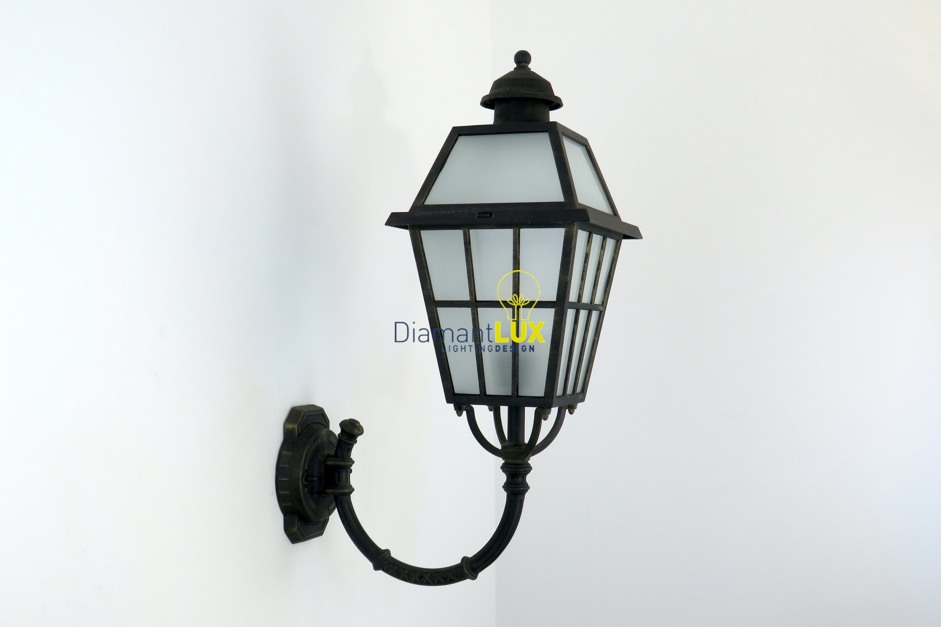 lanterna da parete per esterno grande SURYA 52110 A4