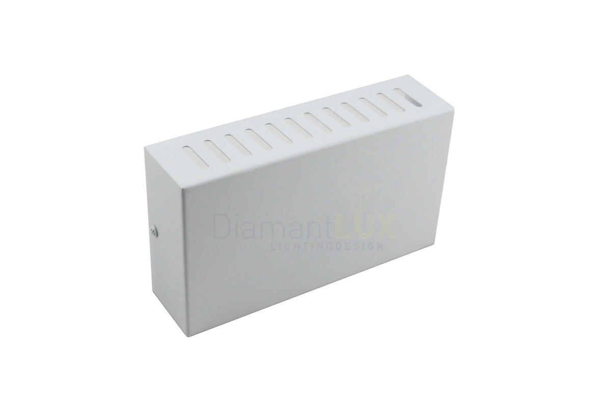 Metal Box 50W Diamantlux chiusa: scatola portadriver in metallo bianco con feritoie di aerazione