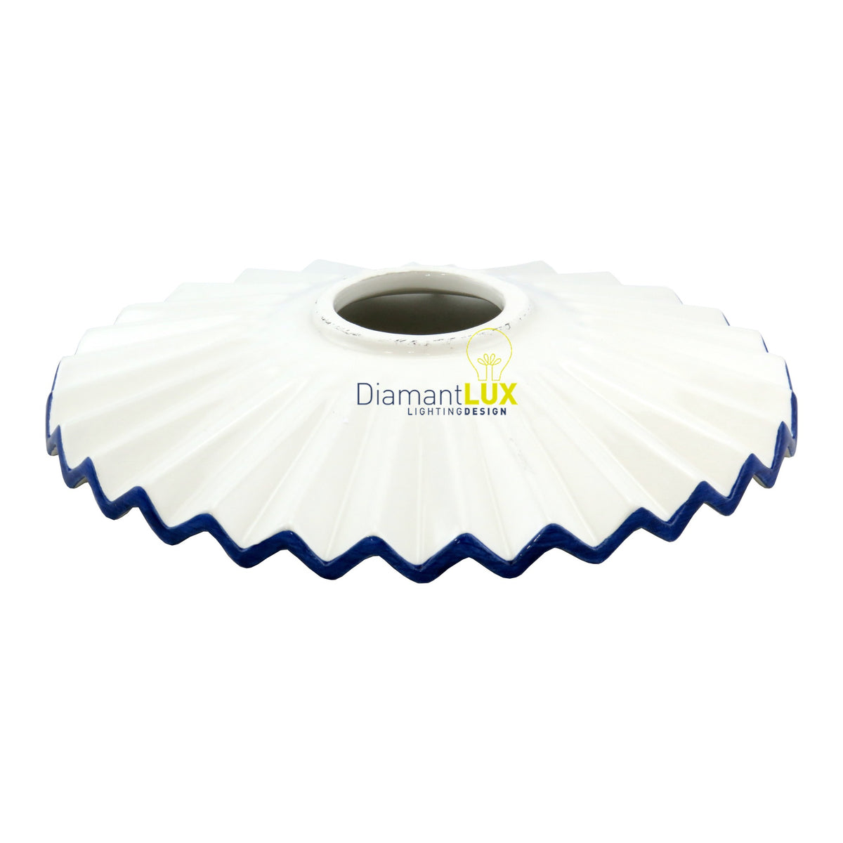 Paralume piatto in ceramica ondulata bianca con bordo blu, diametro 20,5 cm, foro E27 – Diamantlux CB001