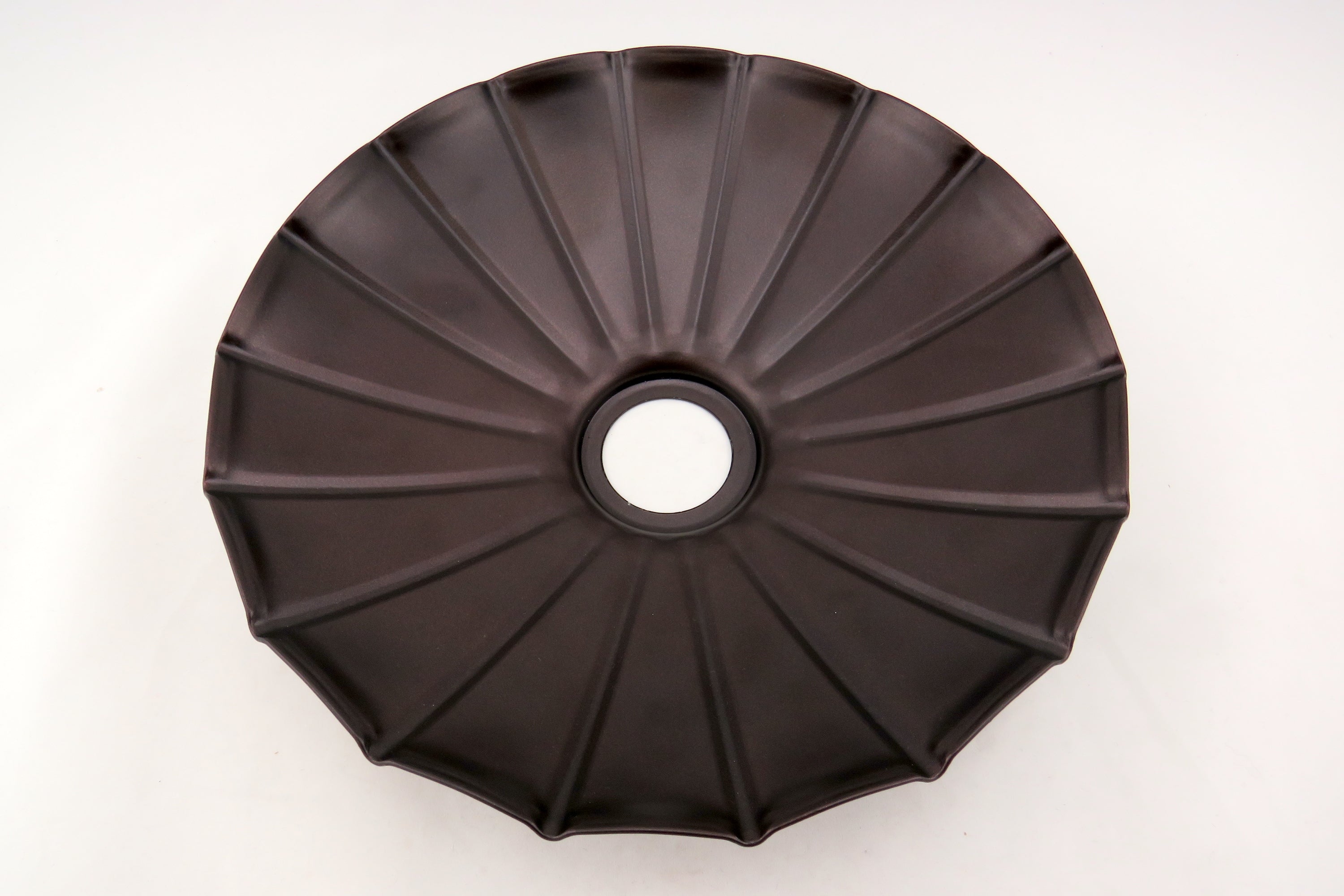 Piatto Diffusore Vintage in Metallo Ondulato Marrone Ø 25cm – Sofia