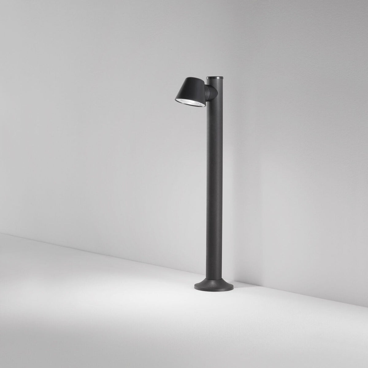 Lampioncino da Giardino Orientabile Singolo Anti-Salsedine – Isyluce 330