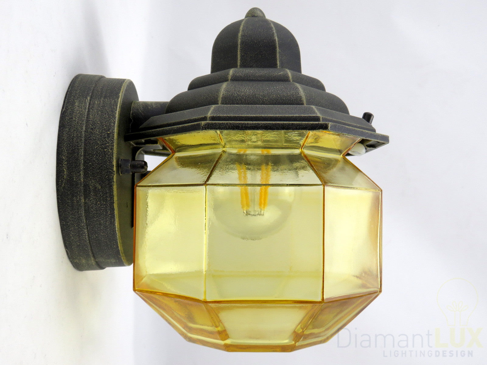 Mini lanterna da parete per esterno stile classico in alluminio e vetro ambra Surya 25610 A1